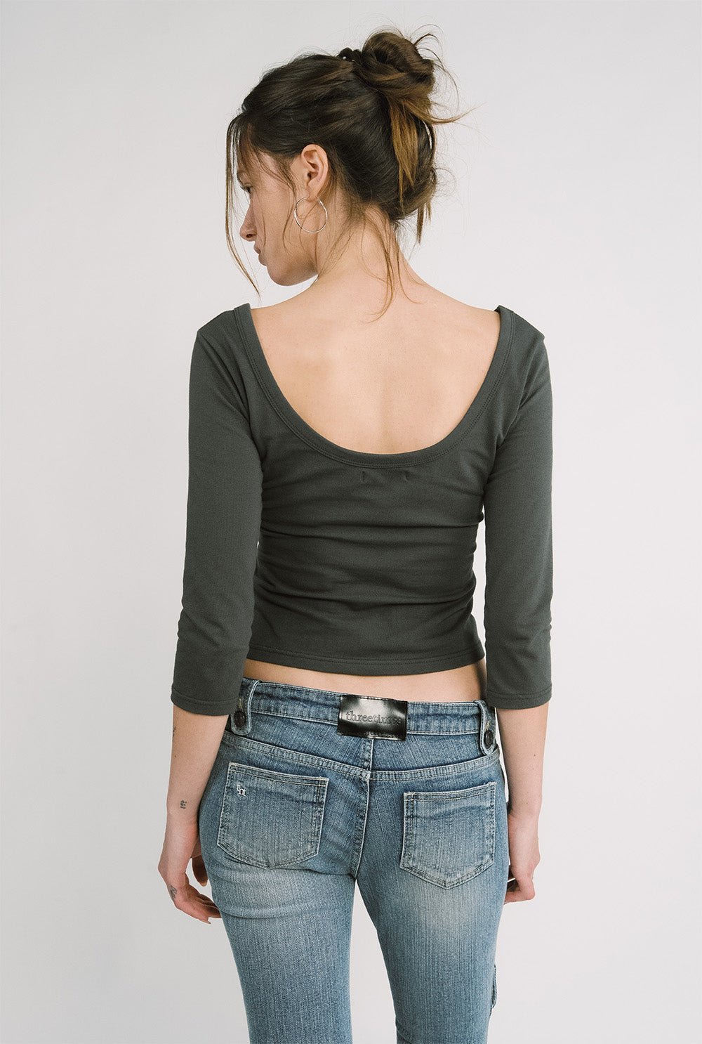 [releasing 12.09 12pm KST] Gleam tee - threetimes