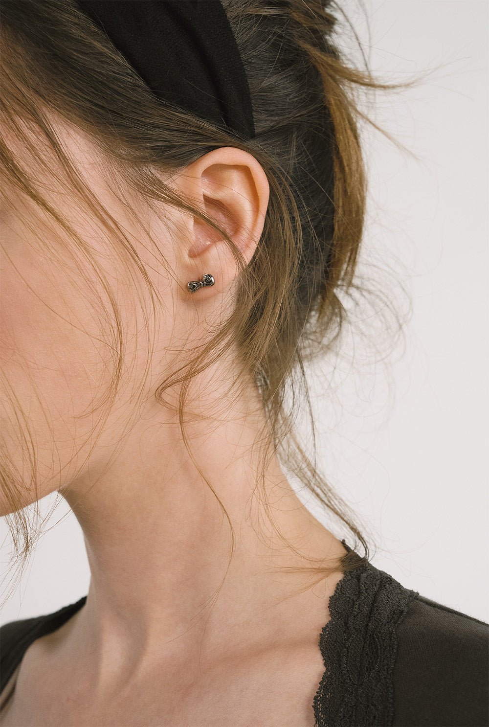 [releasing 12.09 12pm KST] Mini bow earrings - threetimes