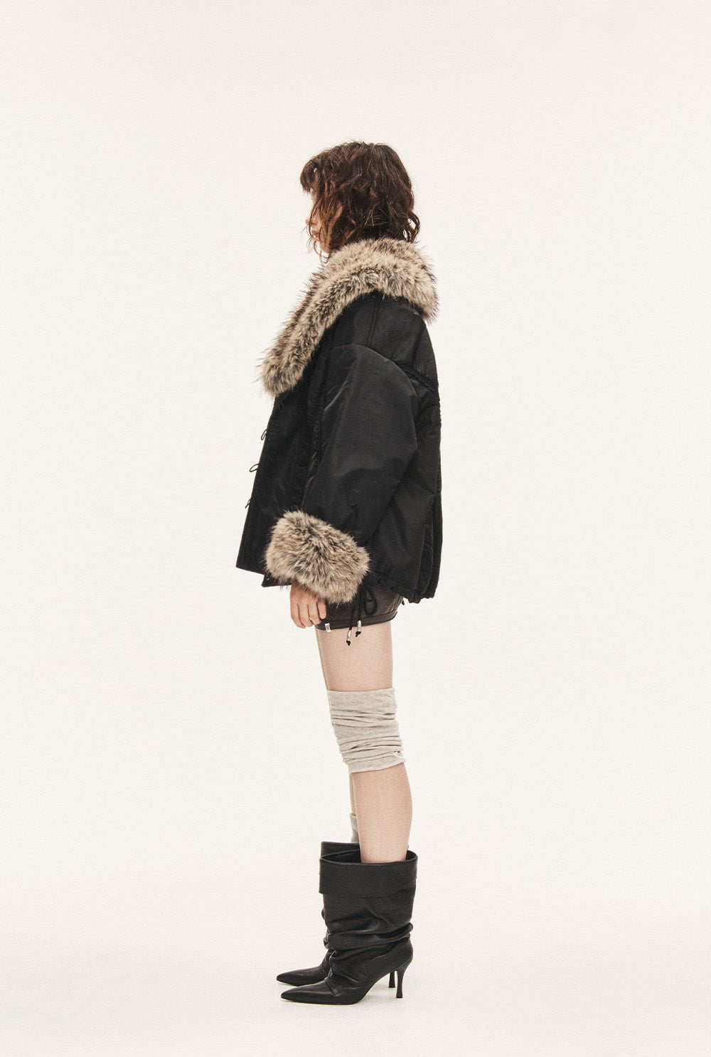 [releasing 09.30 12pm KST] Hug fur jacket - threetimes