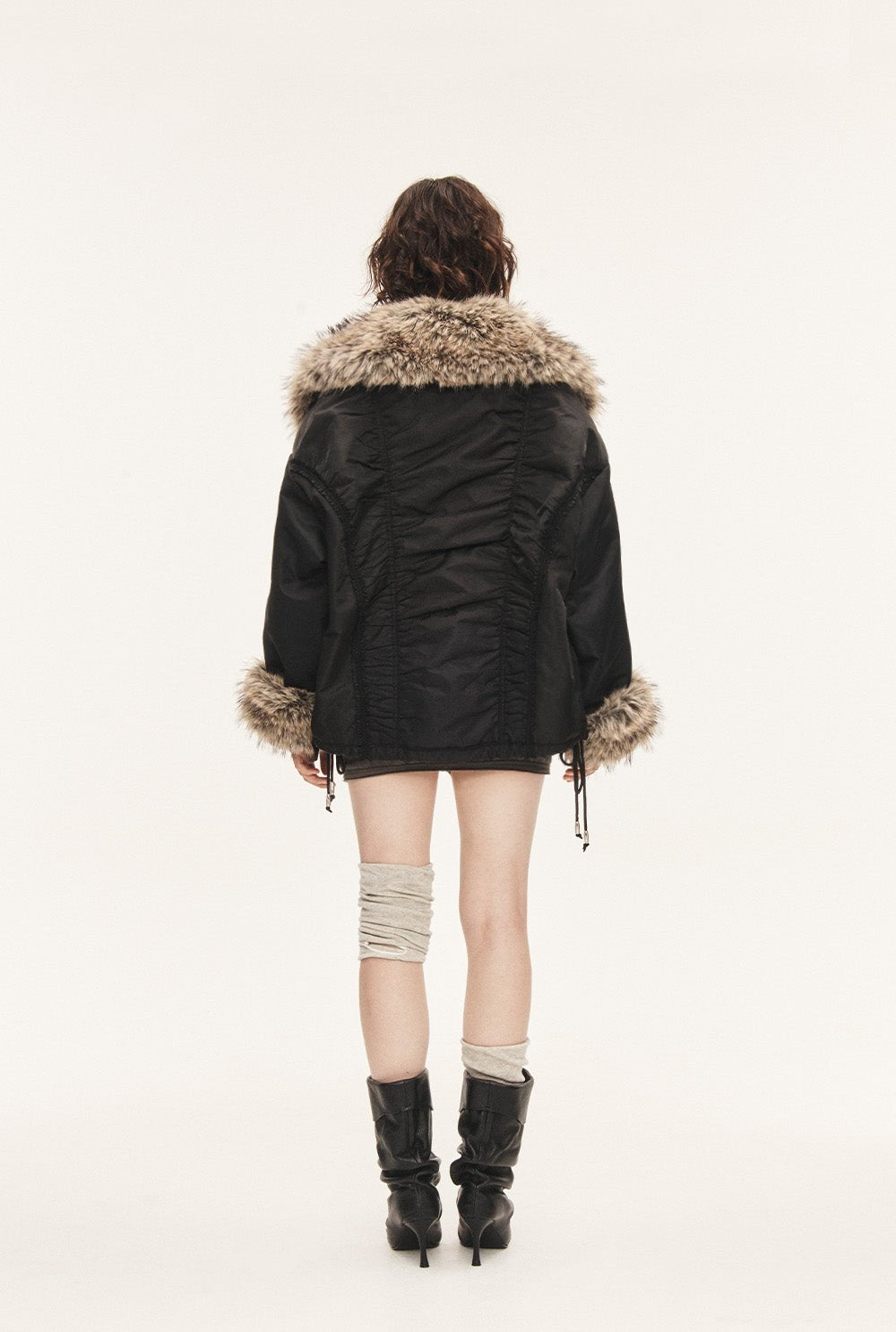 [releasing 09.30 12pm KST] Hug fur jacket - threetimes