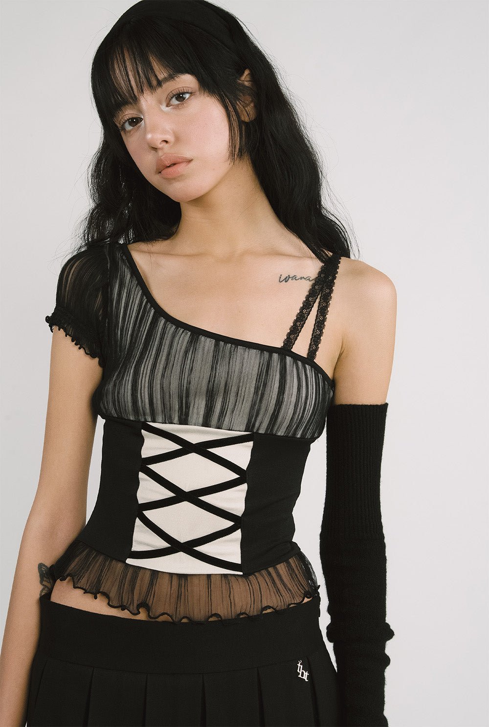 [releasing 12.09 12pm KST] Loew pleats skirt - threetimes