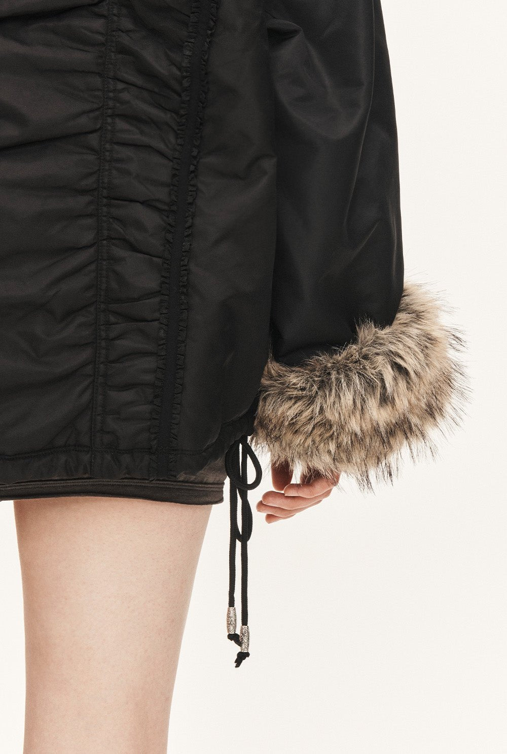 [releasing 09.30 12pm KST] Hug fur jacket - threetimes