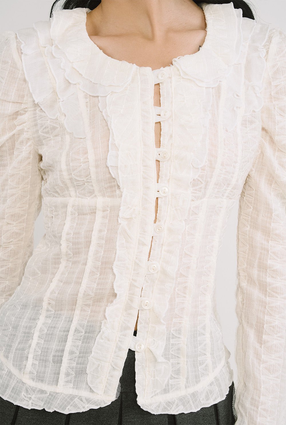 [releasing 12.09 12pm KST] Snow ruffle top - threetimes