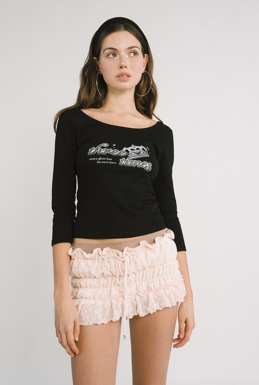 [releasing 12.09 12pm KST] Gleam tee - threetimes