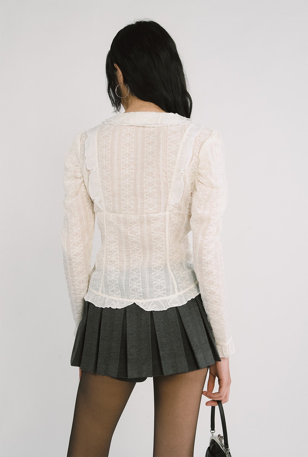 [releasing 12.09 12pm KST] Snow ruffle top - threetimes