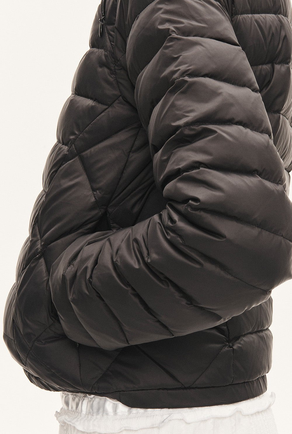 [releasing 09.30 12pm KST] Bunny light down jacket - threetimes
