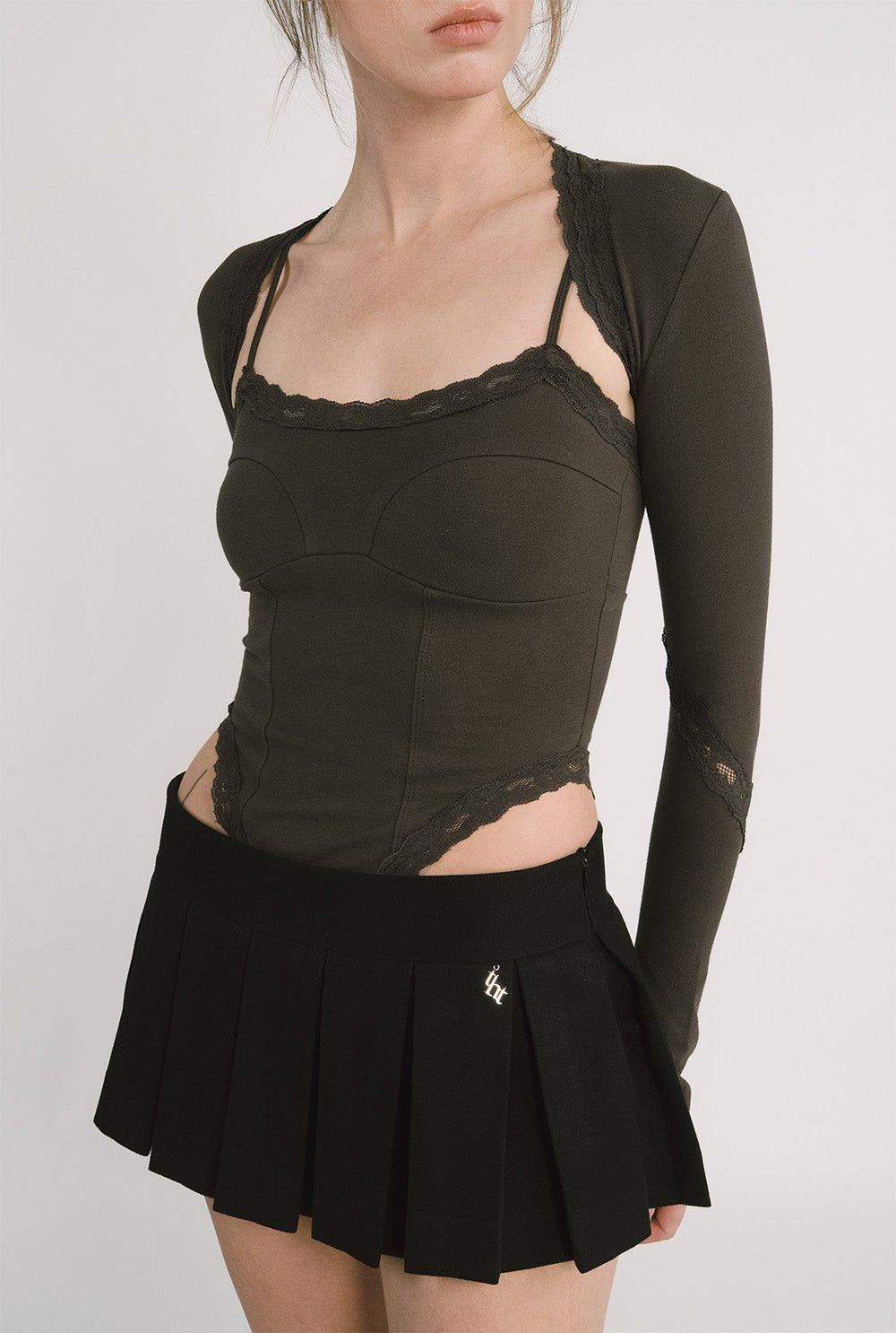 [releasing 12.09 12pm KST] Evelyn lace top - threetimes