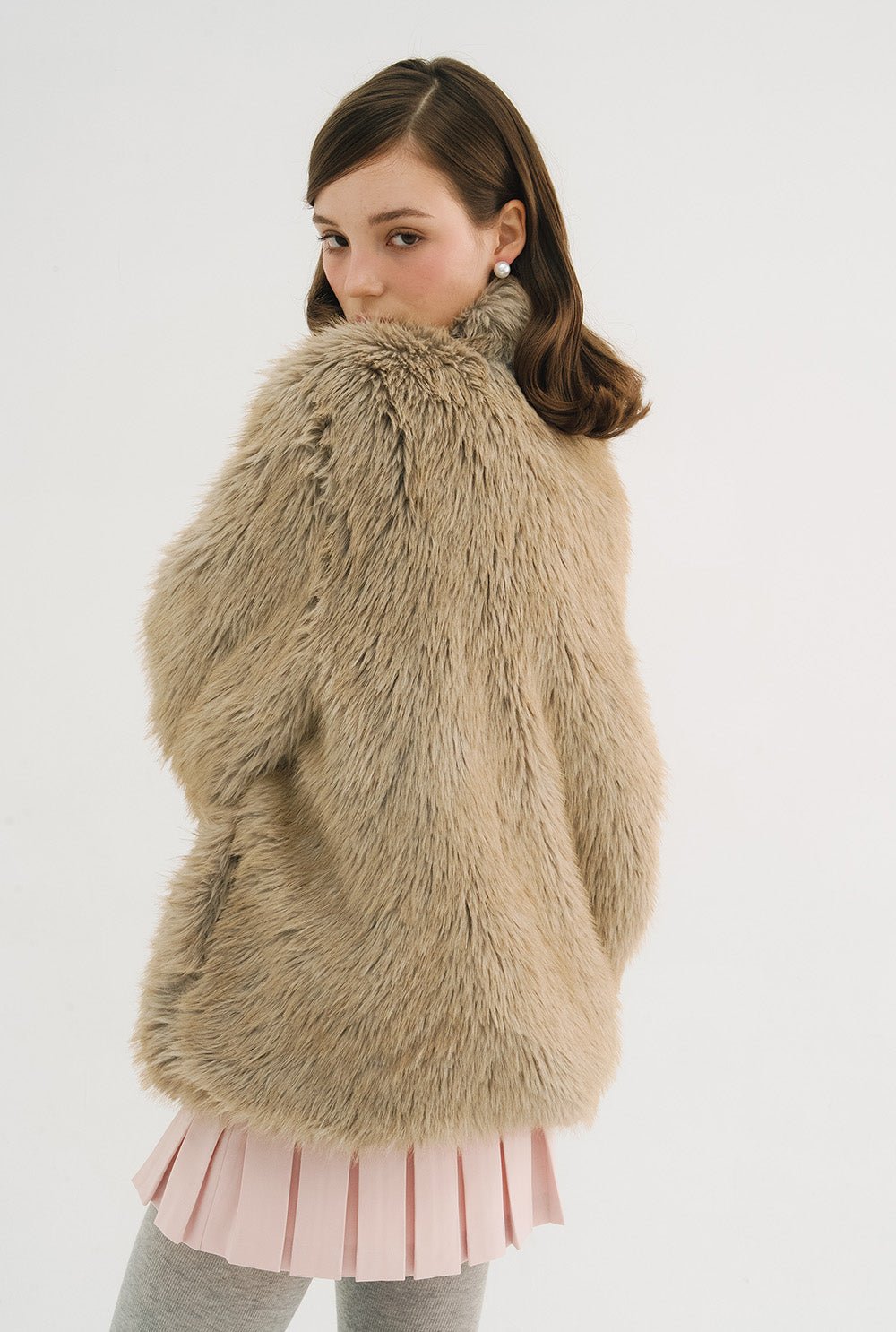 [releasing 10.30 12pm KST] Brownie zip - up fur jacket - threetimes