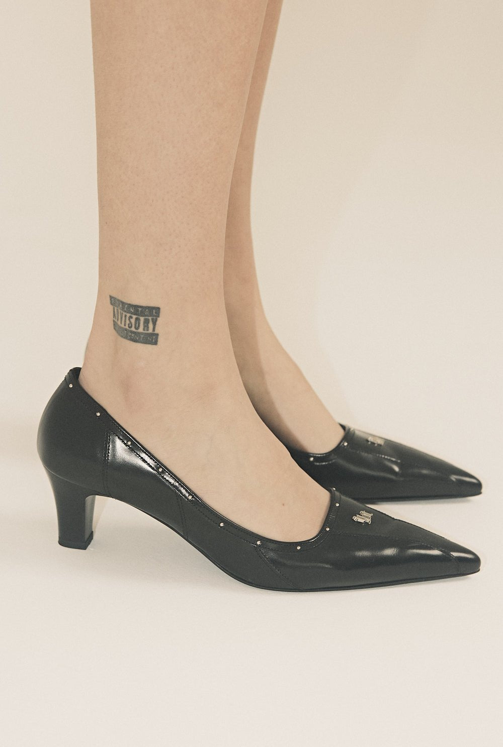 Classic logo pumps - threetimes