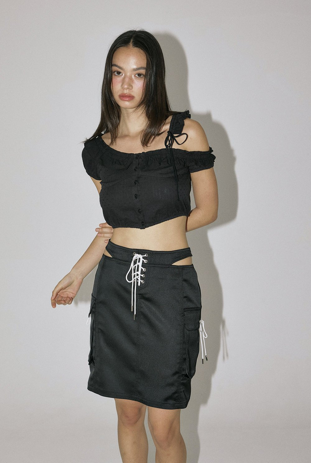 Cut - out flap skirt - threetimes