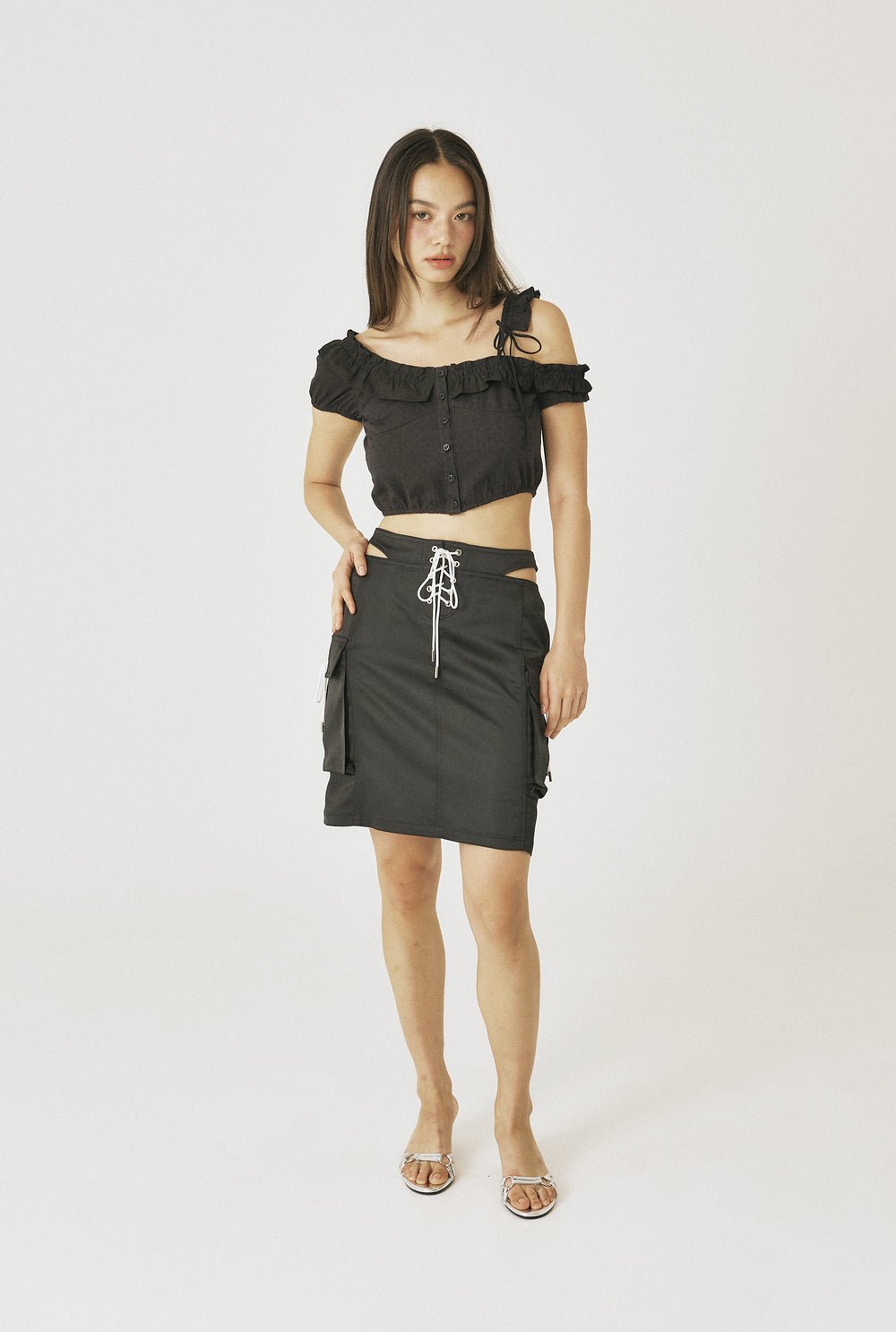 Cut - out flap skirt - threetimes