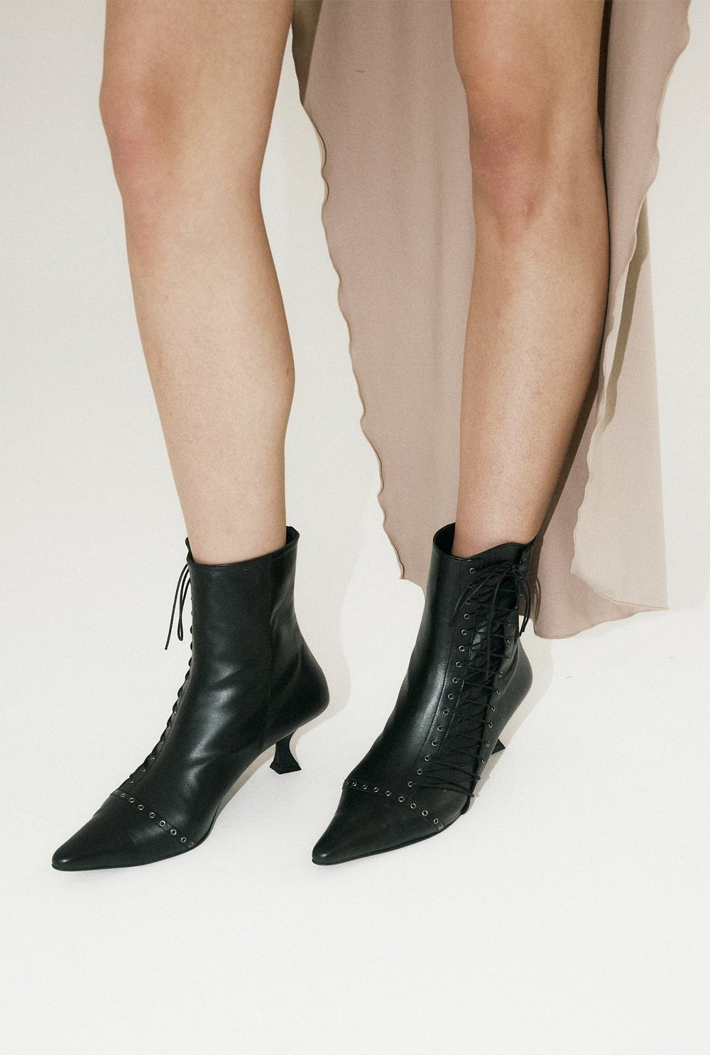 Eyelet lace - up ankle boots - threetimes