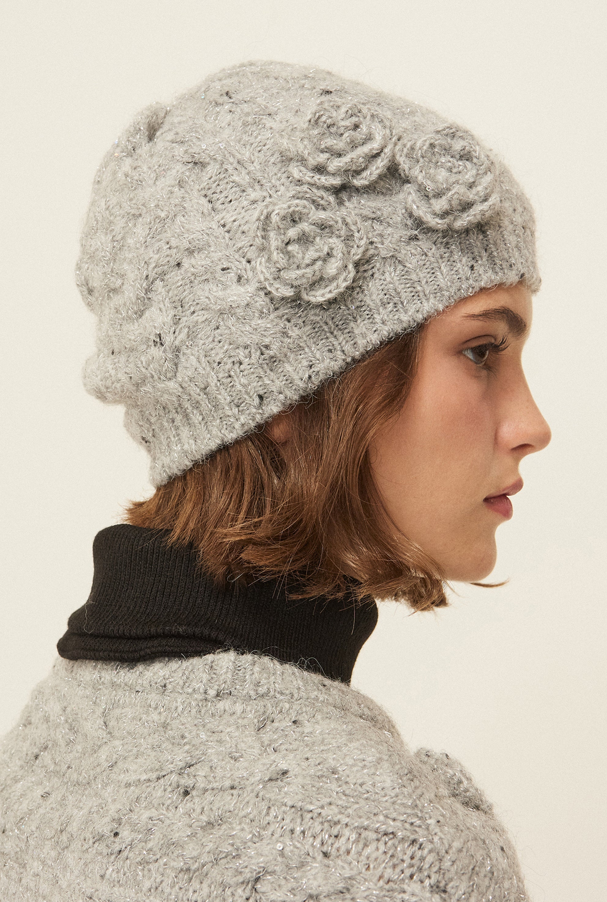 Flower spangle beanie - threetimes