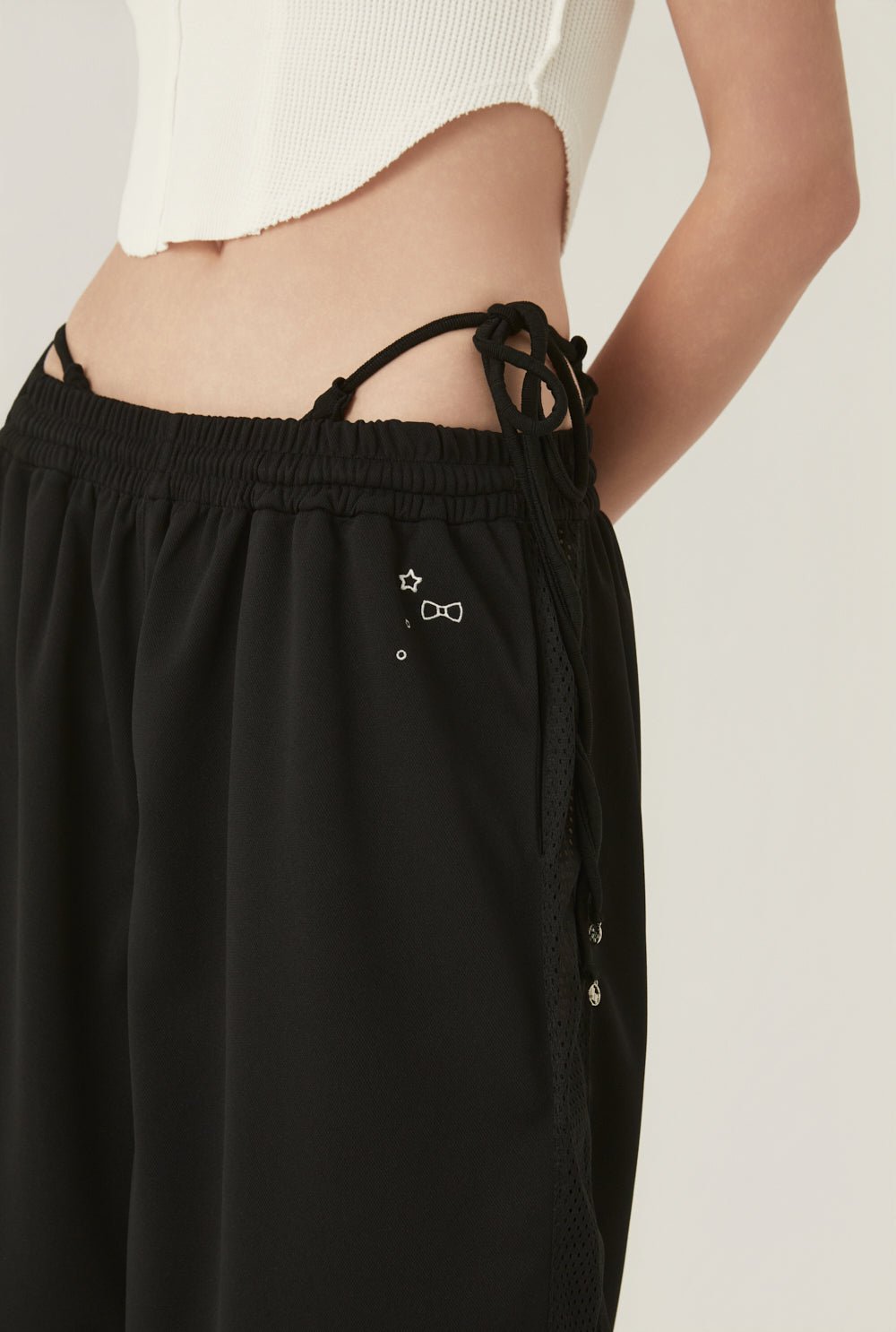 [releasing 06.02 12pm KST] Owen mesh pants - threetimes