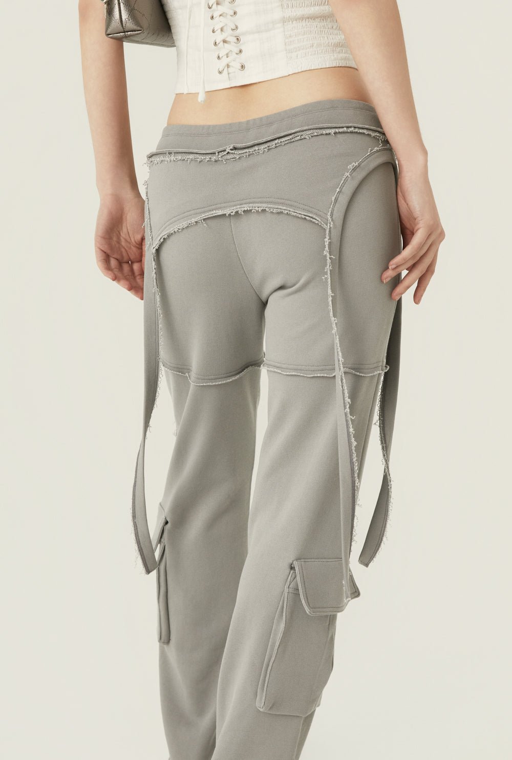 [releasing 06.11 12pm KST] Jenna cargo pants - threetimes