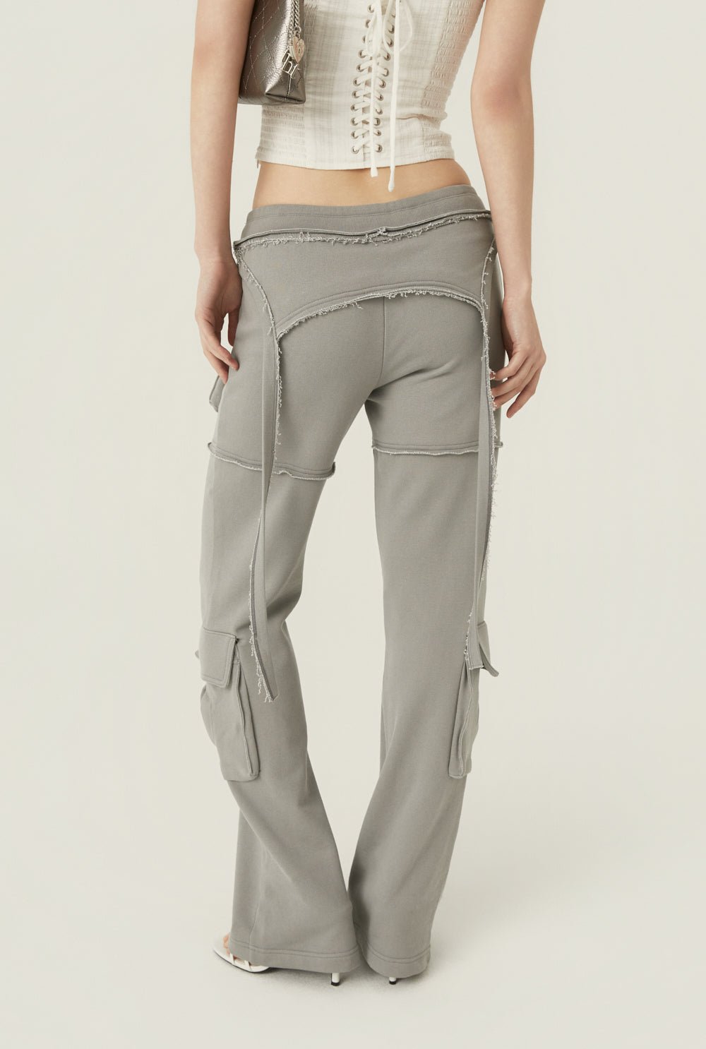[releasing 06.11 12pm KST] Jenna cargo pants - threetimes