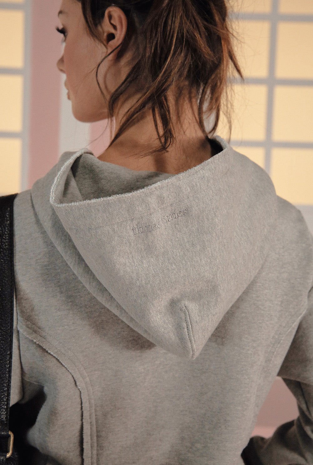 [releasing 02.24 12pm KST] Gwen zip - up hoodie - threetimes