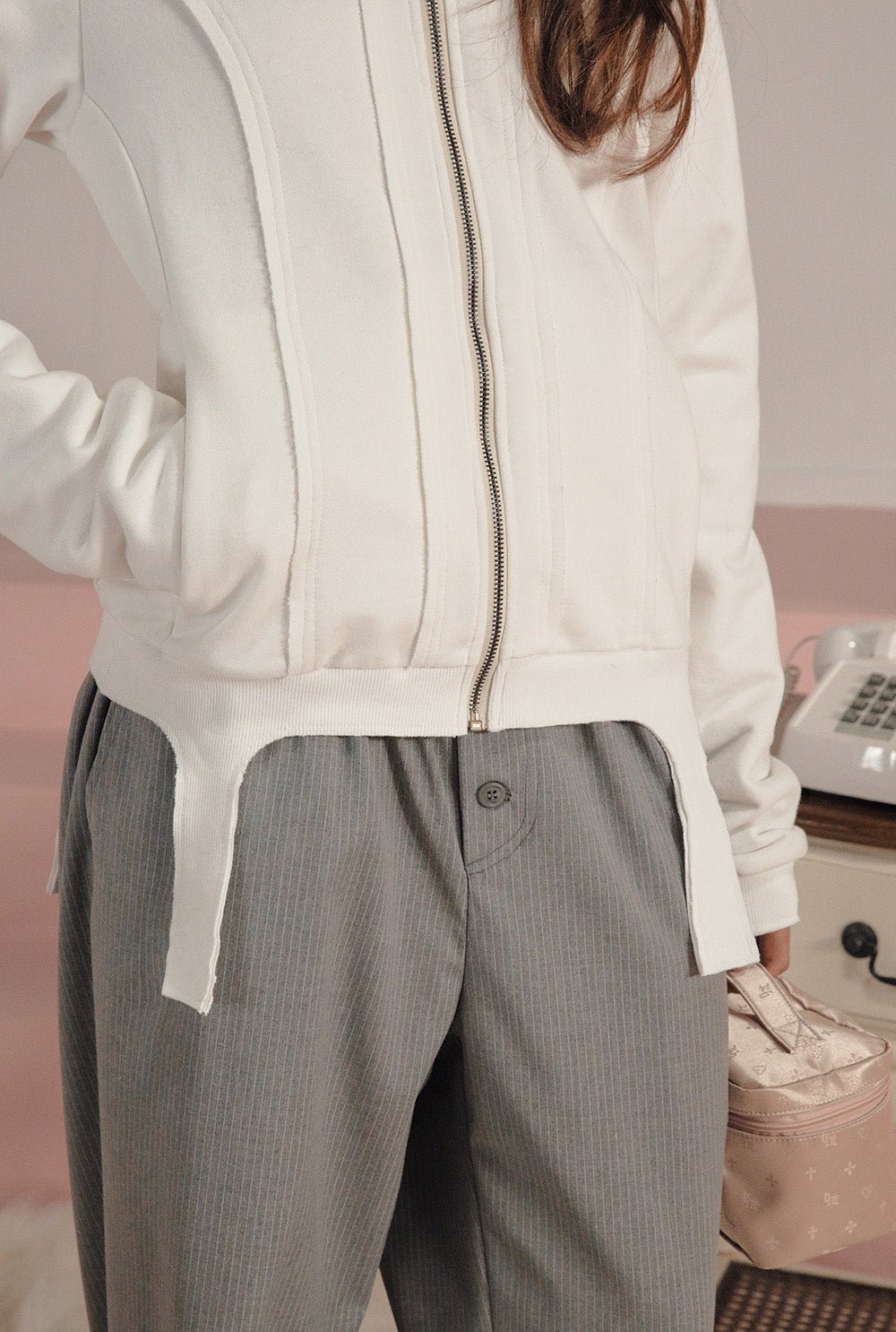 [releasing 02.24 12pm KST] Gwen zip - up hoodie - threetimes